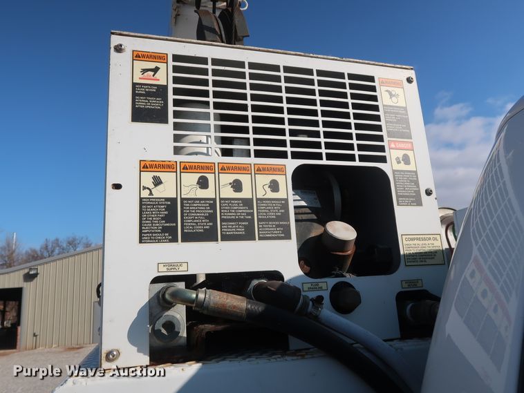 image for item GD9993 2005 Ford F550 Super Duty XL service truck