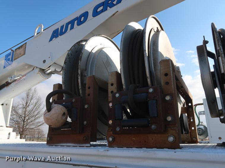 image for item GD9993 2005 Ford F550 Super Duty XL service truck