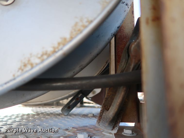 image for item GD9993 2005 Ford F550 Super Duty XL service truck