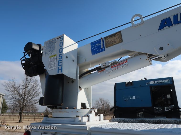 image for item GD9993 2005 Ford F550 Super Duty XL service truck