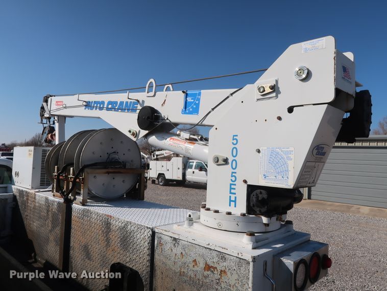 image for item GD9993 2005 Ford F550 Super Duty XL service truck