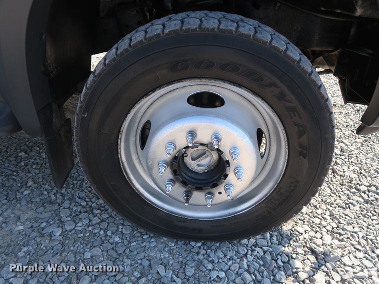 image for item GD9993 2005 Ford F550 Super Duty XL service truck