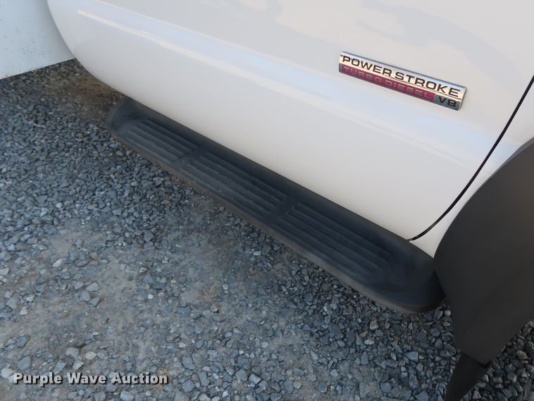 image for item GD9993 2005 Ford F550 Super Duty XL service truck