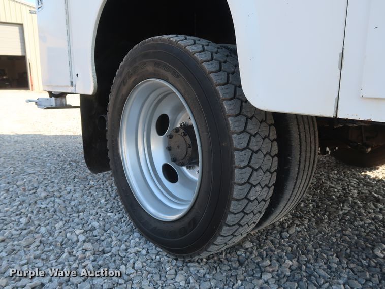 image for item GD9993 2005 Ford F550 Super Duty XL service truck