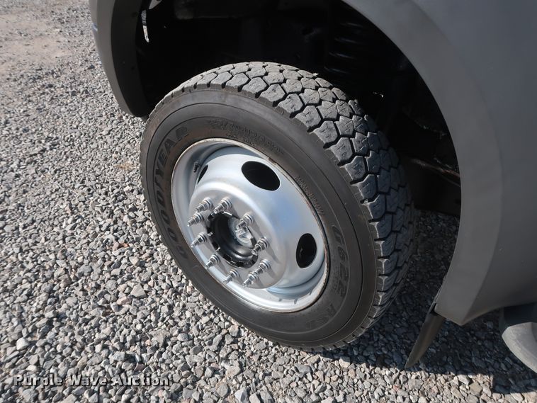 image for item GD9993 2005 Ford F550 Super Duty XL service truck