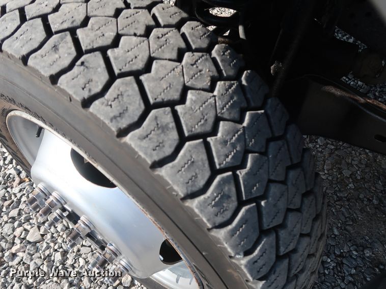 image for item GD9993 2005 Ford F550 Super Duty XL service truck