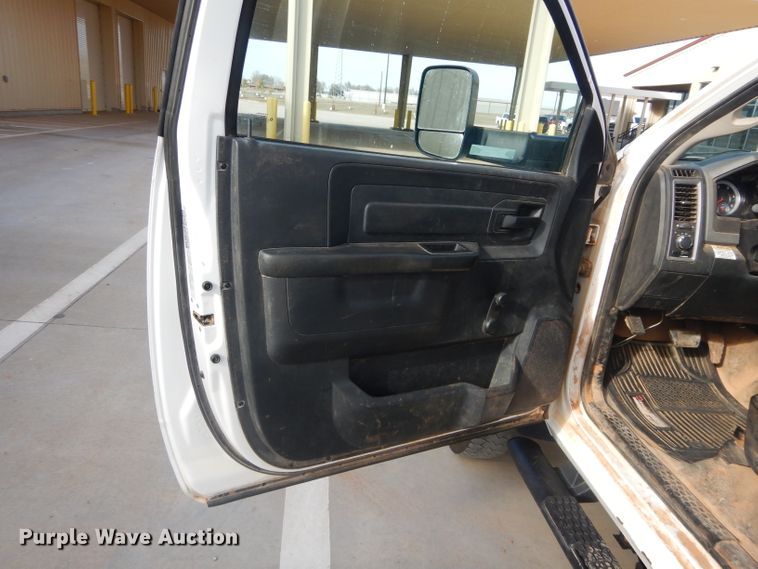 image for item GE9181 2015 Dodge Ram 5500HD bucket truck