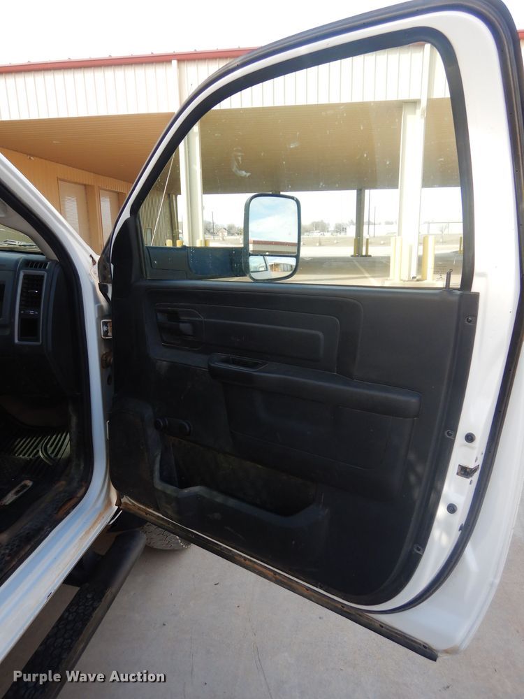 image for item GE9181 2015 Dodge Ram 5500HD bucket truck