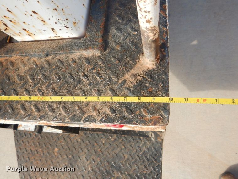 image for item GE9181 2015 Dodge Ram 5500HD bucket truck