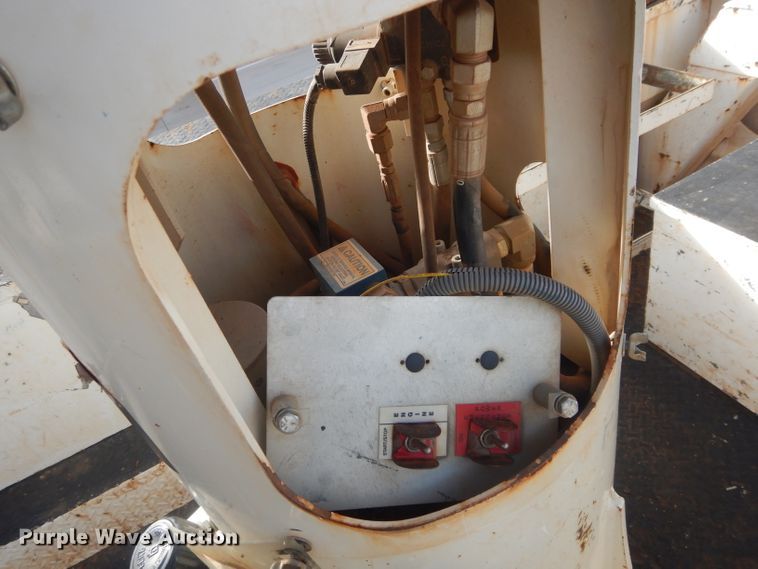 image for item GE9181 2015 Dodge Ram 5500HD bucket truck