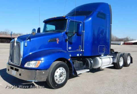 image for item GF9078 2012 Kenworth T660 semi truck