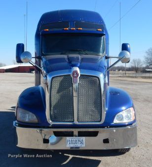 image for item GF9078 2012 Kenworth T660 semi truck