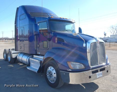 image for item GF9078 2012 Kenworth T660 semi truck