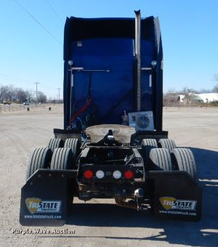 image for item GF9078 2012 Kenworth T660 semi truck