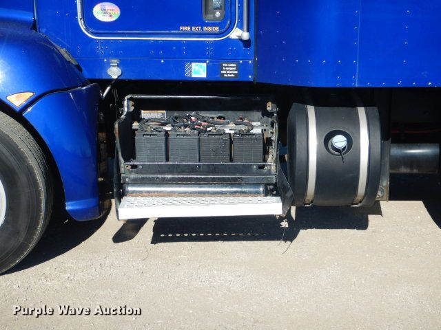 image for item GF9078 2012 Kenworth T660 semi truck