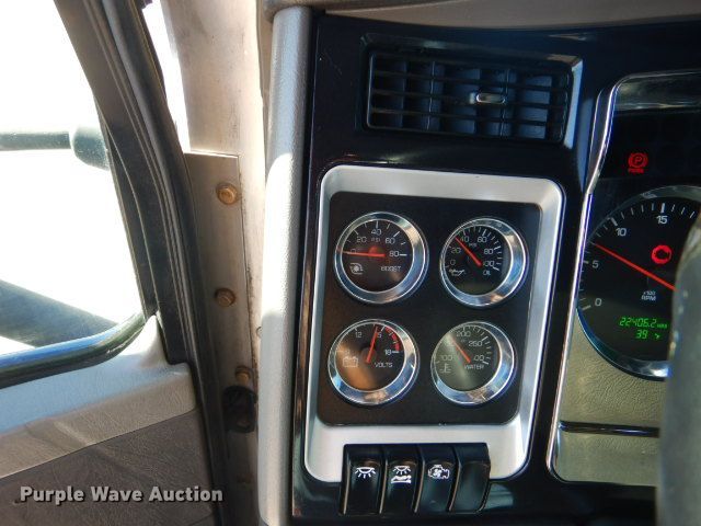 image for item GF9078 2012 Kenworth T660 semi truck