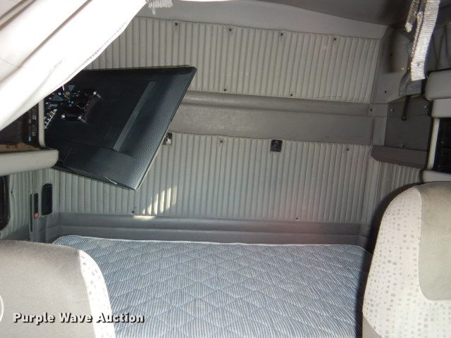 image for item GF9078 2012 Kenworth T660 semi truck