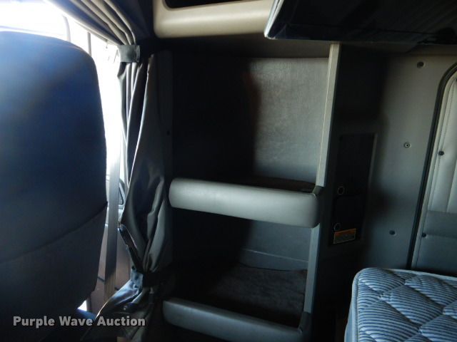 image for item GF9078 2012 Kenworth T660 semi truck