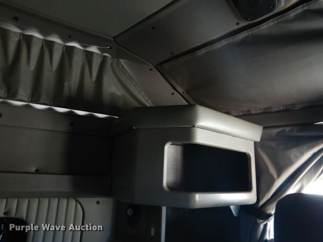 image for item GF9078 2012 Kenworth T660 semi truck