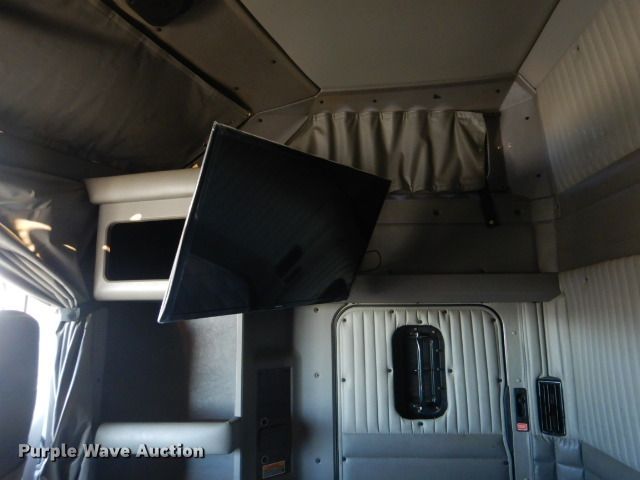 image for item GF9078 2012 Kenworth T660 semi truck