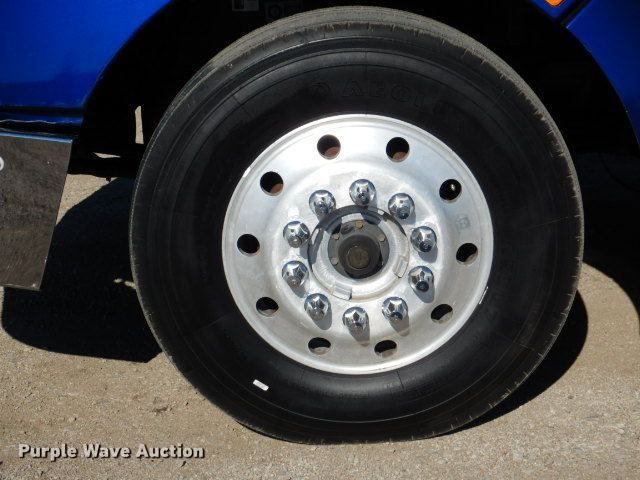 image for item GF9078 2012 Kenworth T660 semi truck