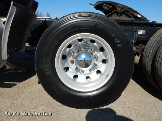 image for item GF9078 2012 Kenworth T660 semi truck