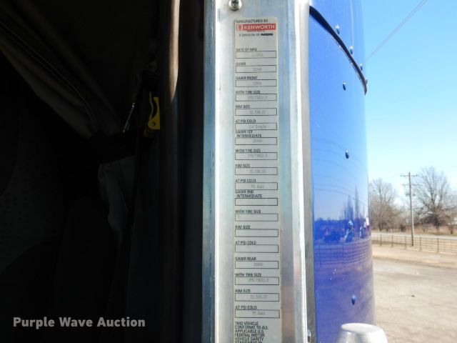 image for item GF9078 2012 Kenworth T660 semi truck