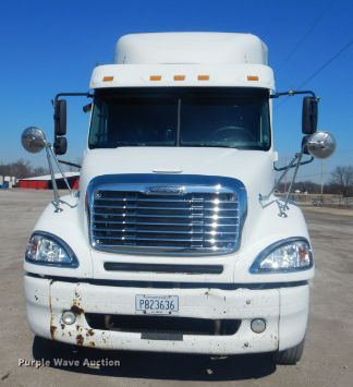 image for item GF9091 2006 Freightliner Columbia semi truck
