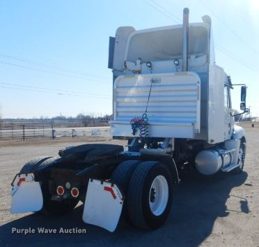 image for item GF9091 2006 Freightliner Columbia semi truck