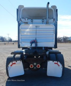 image for item GF9091 2006 Freightliner Columbia semi truck