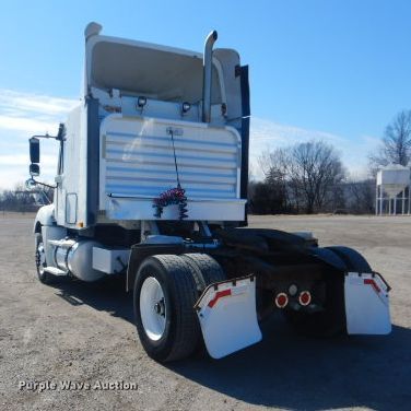 image for item GF9091 2006 Freightliner Columbia semi truck