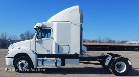 image for item GF9091 2006 Freightliner Columbia semi truck