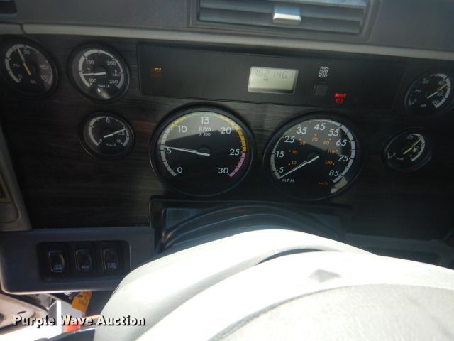 image for item GF9091 2006 Freightliner Columbia semi truck