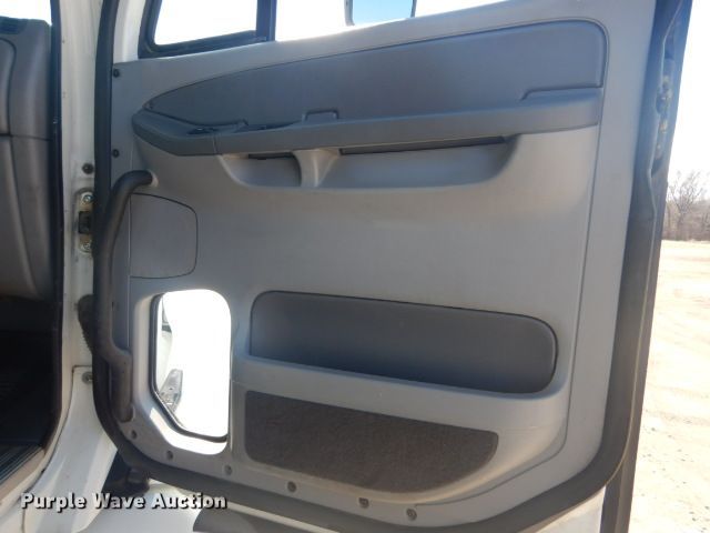 image for item GF9091 2006 Freightliner Columbia semi truck