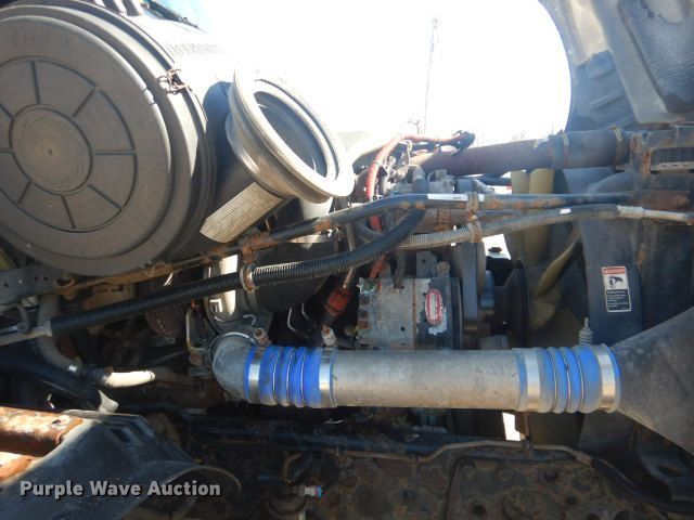 image for item GF9091 2006 Freightliner Columbia semi truck