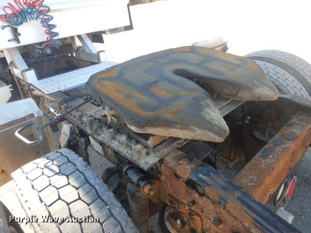 image for item GF9091 2006 Freightliner Columbia semi truck