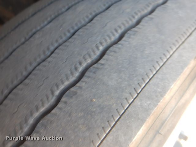 image for item GF9091 2006 Freightliner Columbia semi truck