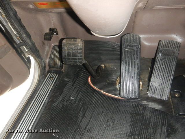 image for item GF9094 2011 Peterbilt 389 semi truck