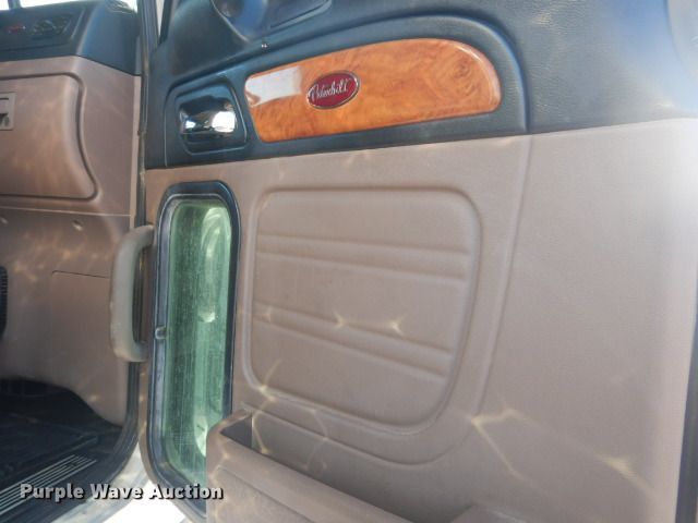 image for item GF9094 2011 Peterbilt 389 semi truck