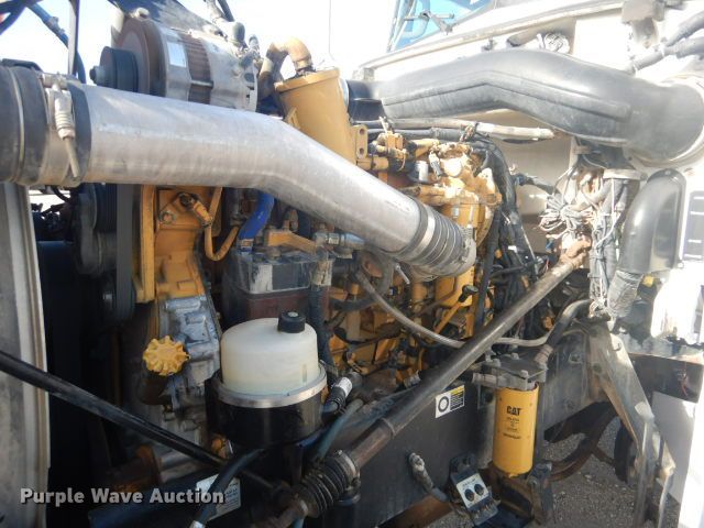 image for item GF9094 2011 Peterbilt 389 semi truck