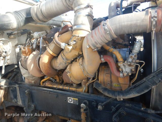 image for item GF9094 2011 Peterbilt 389 semi truck