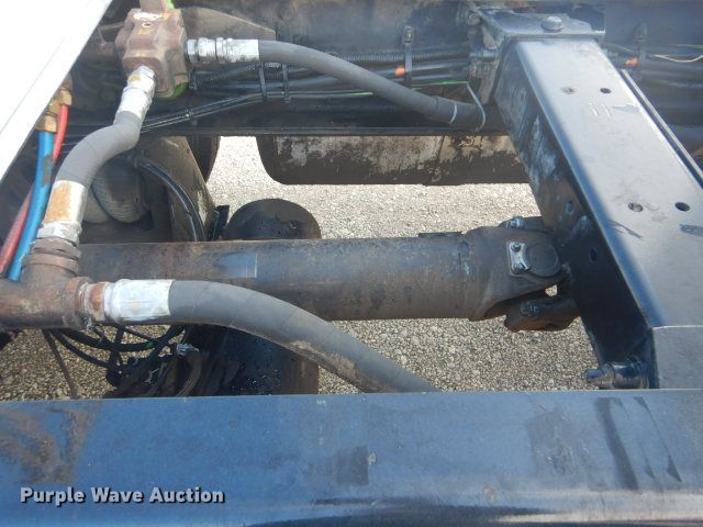 image for item GF9094 2011 Peterbilt 389 semi truck