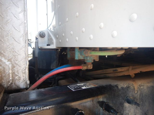 image for item GF9094 2011 Peterbilt 389 semi truck