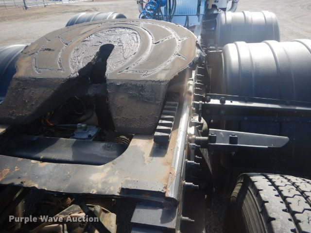 image for item GF9094 2011 Peterbilt 389 semi truck