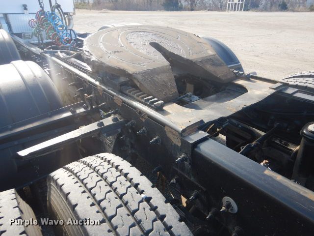 image for item GF9094 2011 Peterbilt 389 semi truck