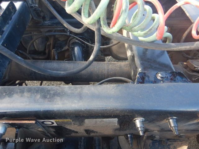 image for item GF9094 2011 Peterbilt 389 semi truck