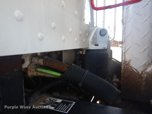 image for item GF9094 2011 Peterbilt 389 semi truck