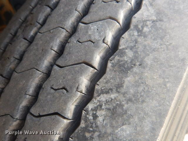 image for item GF9094 2011 Peterbilt 389 semi truck