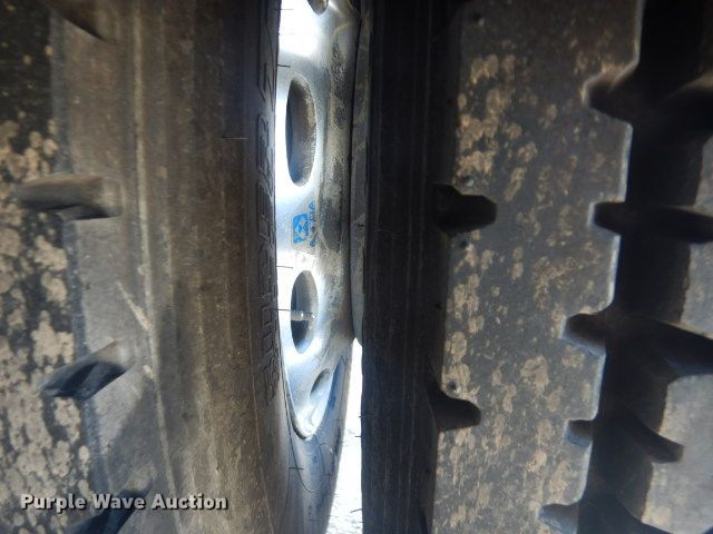 image for item GF9094 2011 Peterbilt 389 semi truck