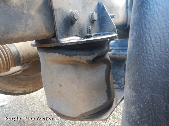 image for item GF9094 2011 Peterbilt 389 semi truck